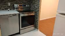 For Rent 2 Bedrooms & Solarium near GO station - Photo 11