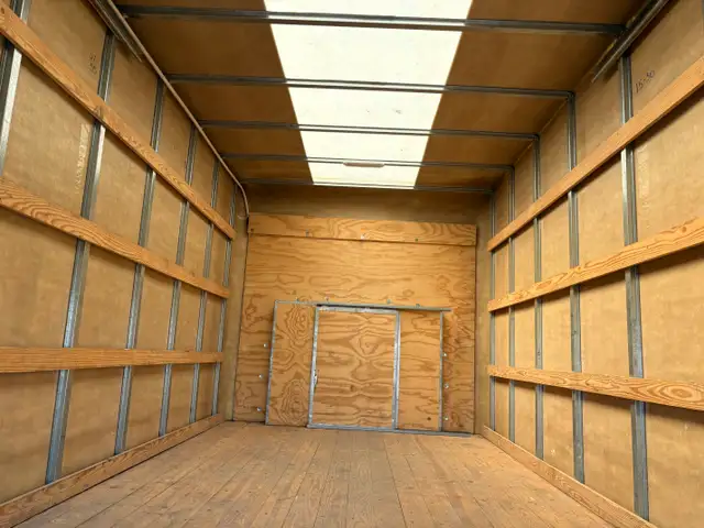 2024 Ford E-450 16' CUBE VAN RAMP MANDOOR 87K CAN LEAse! $AVE - Photo 2