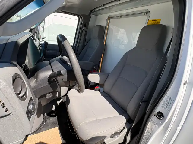 2024 Ford E-450 16' CUBE VAN RAMP MANDOOR 87K CAN LEAse! $AVE - Photo 3