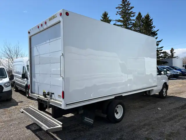 2024 Ford E-450 16' CUBE VAN RAMP MANDOOR 87K CAN LEAse! $AVE - Photo 4