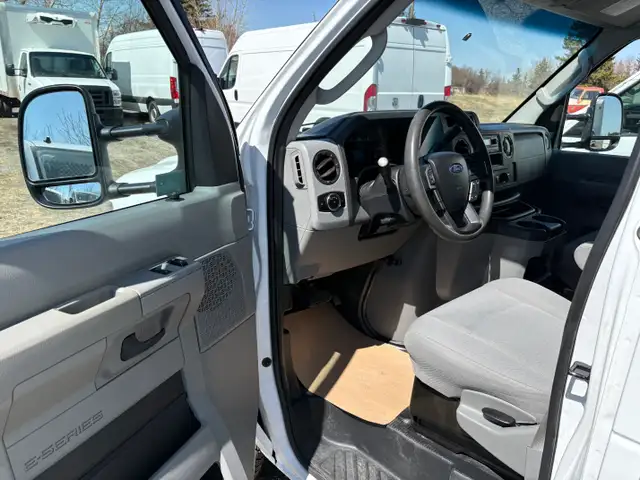 2024 Ford E-450 16' CUBE VAN RAMP MANDOOR 87K CAN LEAse! $AVE - Photo 5