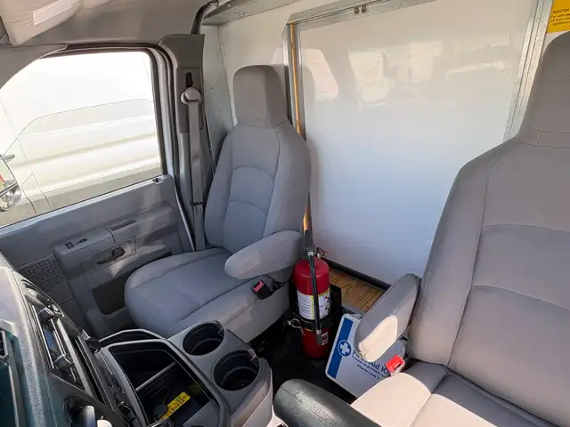 2024 Ford E-450 16' CUBE VAN RAMP MANDOOR 87K CAN LEAse! $AVE - Photo 9