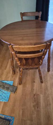 table de cuisine avec 4 chaises et rallonge