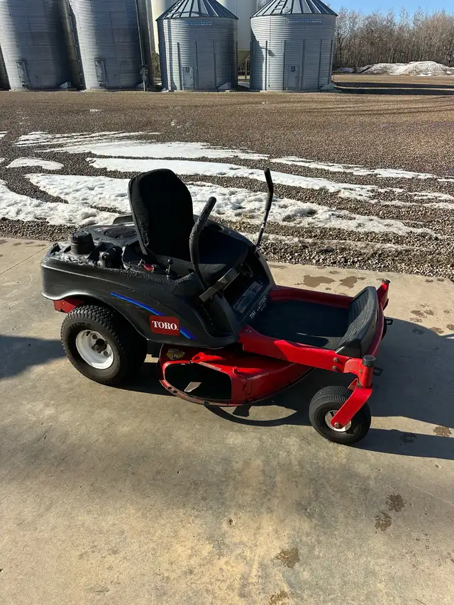 Toro Zero Steer Mower - Photo 3