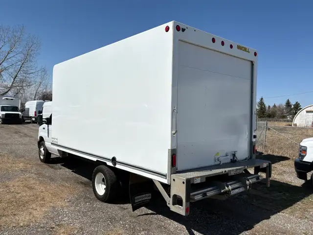 2023 Ford E-450 16' CUBE VAN 'POWER LIFT' CAN LEASE! - Photo 2