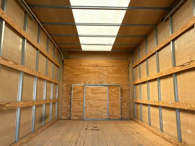 2023 Ford E-450 16' CUBE VAN 'POWER LIFT' CAN LEASE! - Photo 3