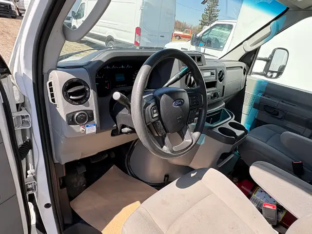 2023 Ford E-450 16' CUBE VAN 'POWER LIFT' CAN LEASE! - Photo 5