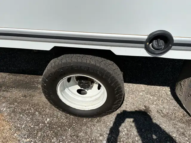 2023 Ford E-450 16' CUBE VAN 'POWER LIFT' CAN LEASE! - Photo 10