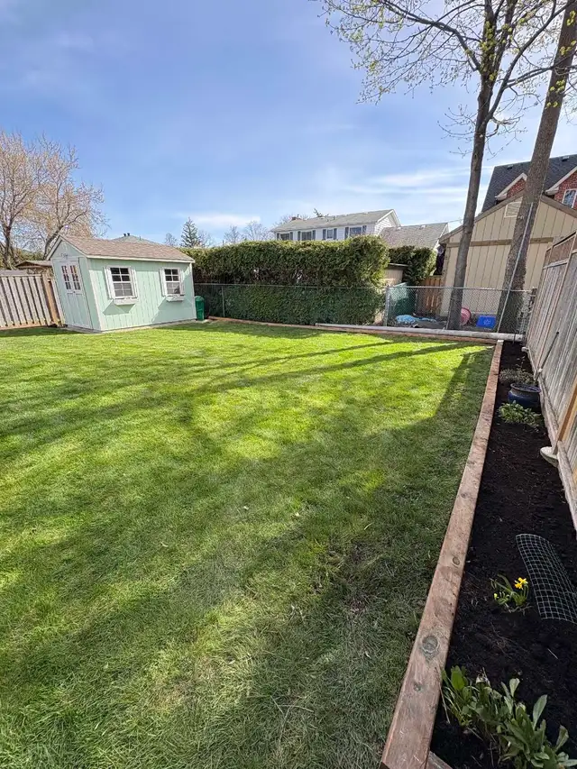 landscaping - Photo 8