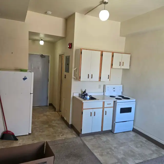 Bachelor apartment - Photo 2