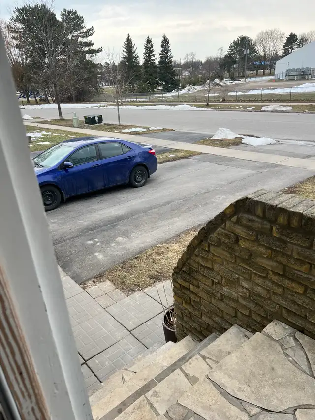 Beautiful Furnished Room for Rent – Female Only | Whitby - Photo 7