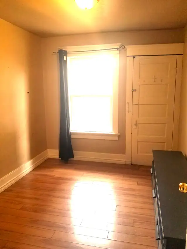 (DOWNTOWN) Private ROOM with own Private DECK, Furnished@2-bdrms