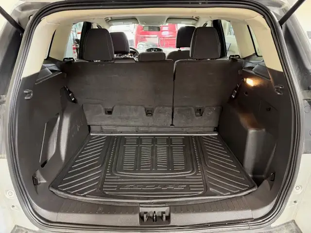 2017 Ford Escape SE / Front Wheel Drive / Heated Seating / r Cam - Photo 9