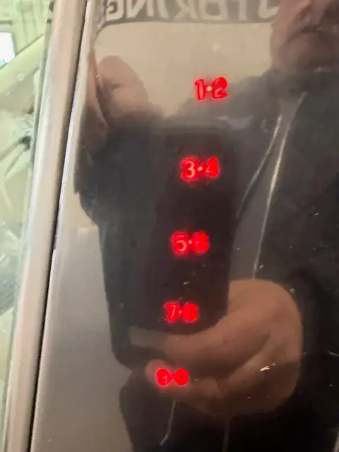 2017 Ford Escape SE / Front Wheel Drive / Heated Seating / r Cam - Photo 10