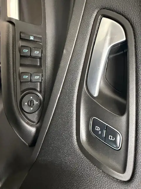 2017 Ford Escape SE / Front Wheel Drive / Heated Seating / r Cam - Photo 11