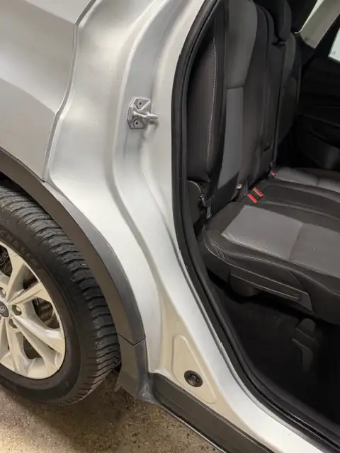 2017 Ford Escape SE / Front Wheel Drive / Heated Seating / r Cam - Photo 23