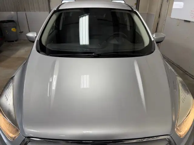 2017 Ford Escape SE / Front Wheel Drive / Heated Seating / r Cam - Photo 27