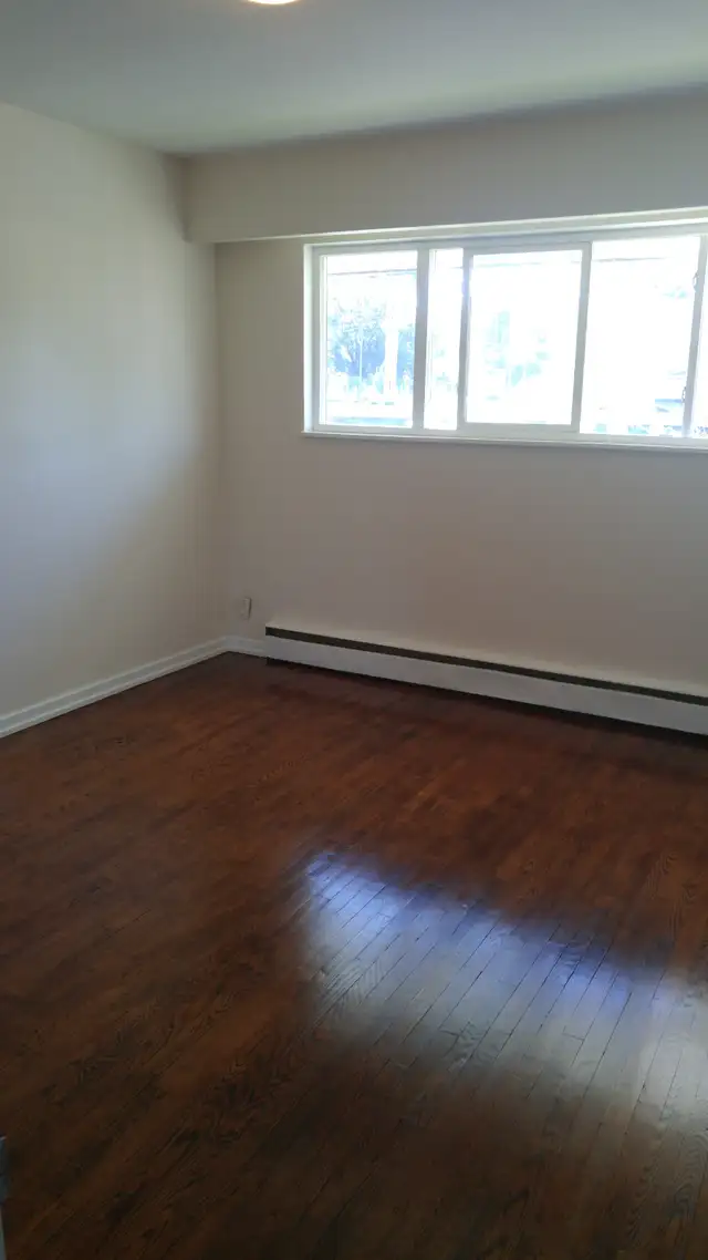 $1,695 / 2br - 1000ft2 - LARGE, BRIGHT, 2 BEDROOM SUITE - Photo 8