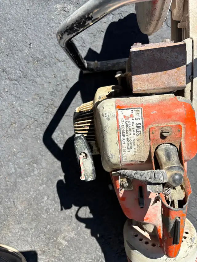 Stihl concrete saw - Photo 2