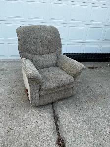 recliner in good shape