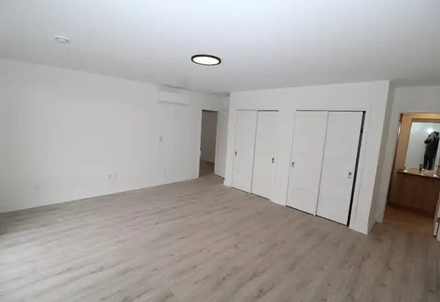 Très  Grand  Condo 5 1/2  à louer - Photo 5