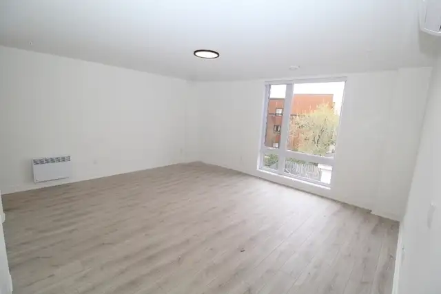 Très  Grand  Condo 5 1/2  à louer - Photo 6