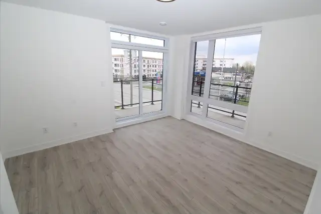 Très  Grand  Condo 5 1/2  à louer - Photo 9