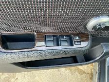 2012 NISSAN VERSA SL HATCHBACK - Photo 9