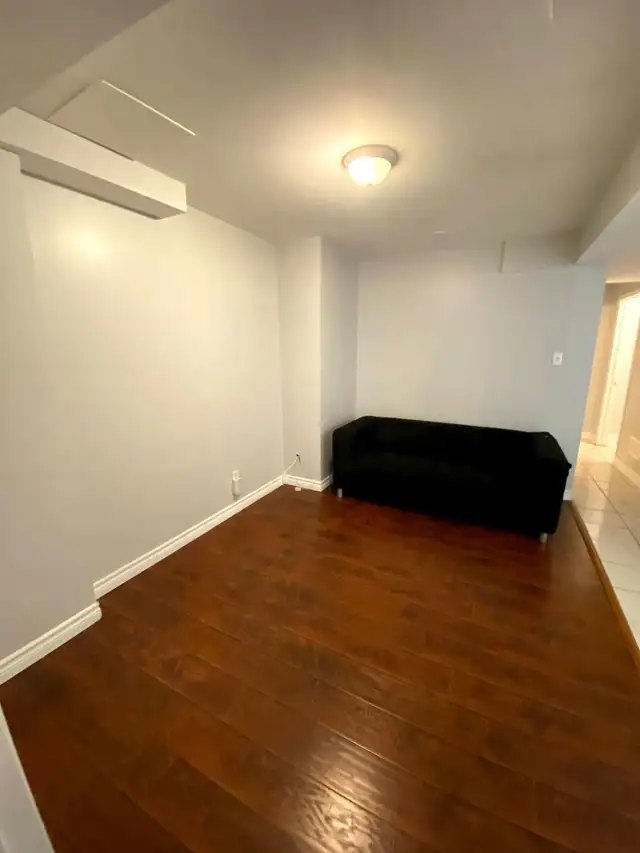 Walkout, 1 bed   living   extra space in Heartland Mississauga - Photo 5