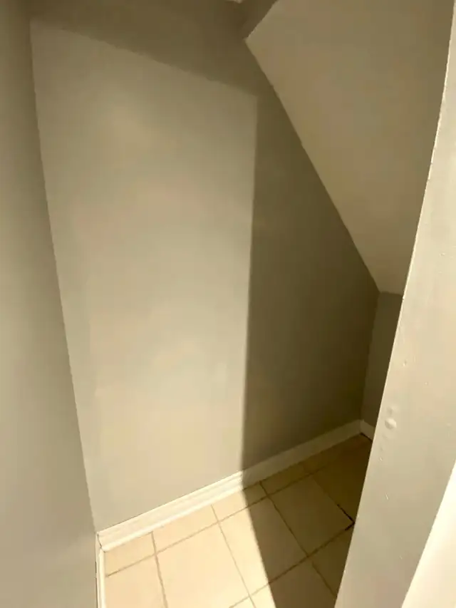 Walkout, 1 bed   living   extra space in Heartland Mississauga - Photo 9