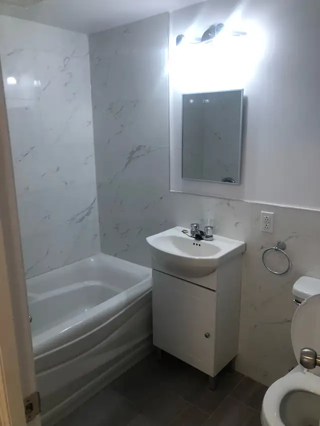 Heated 3 & 1/2 - Photo 3