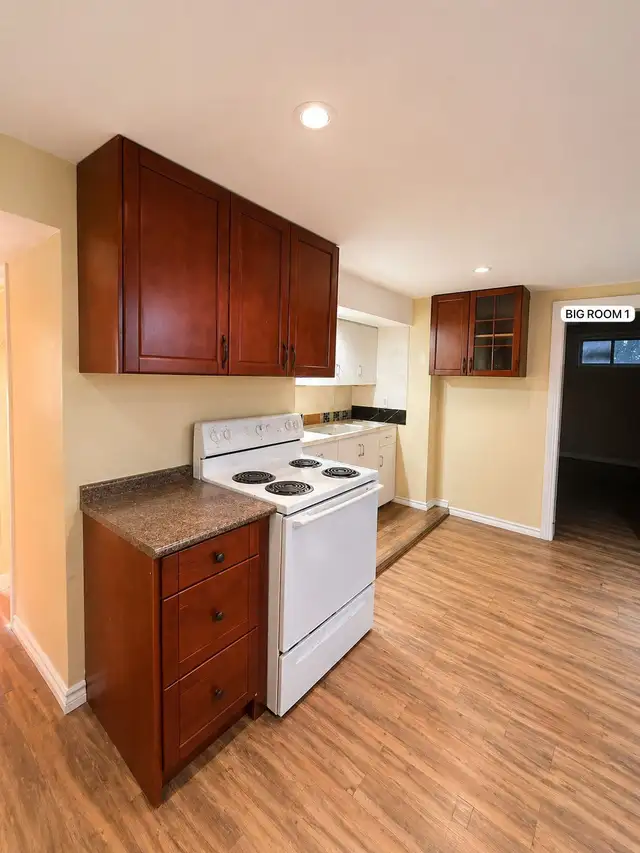 Basement for rent - Photo 5