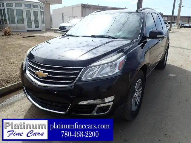 2017 Chevrolet Traverse LT AWD - Photo 2
