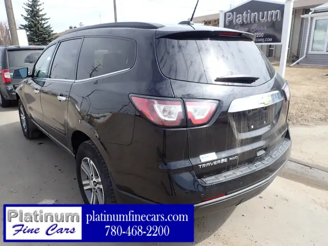 2017 Chevrolet Traverse LT AWD - Photo 4