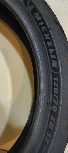 Michelin Power. 120/70/ZR17 FRONT.