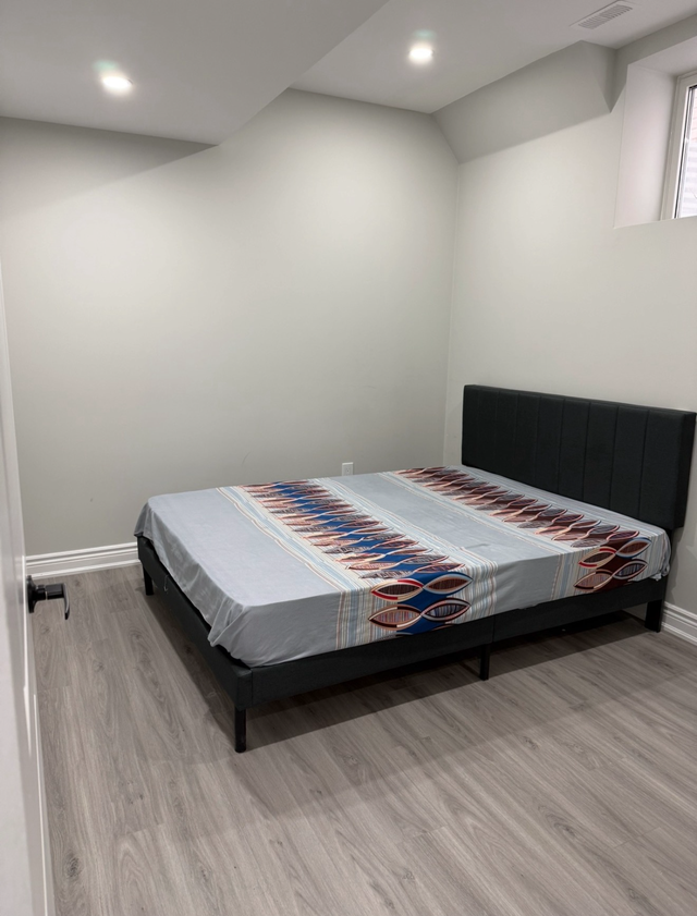 1 Room For Rent In a Basement