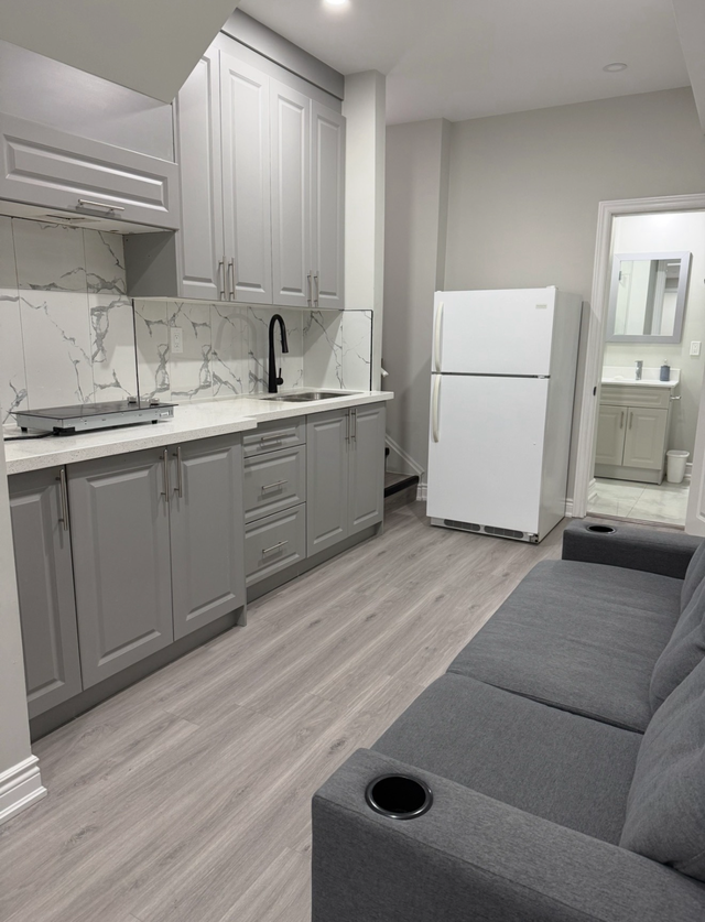 1 Room For Rent In a Basement - Photo 4