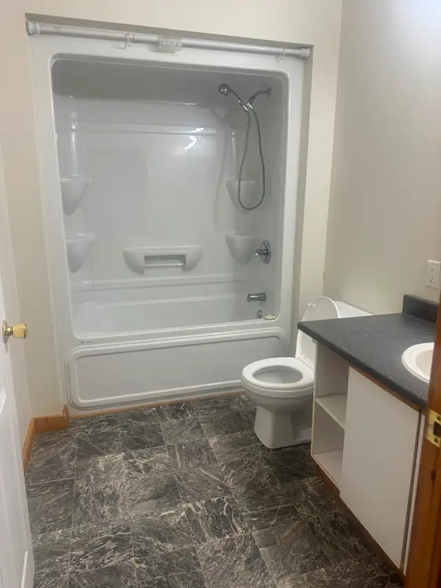 Sunnyslope Area-2 bedroom apt - Photo 4
