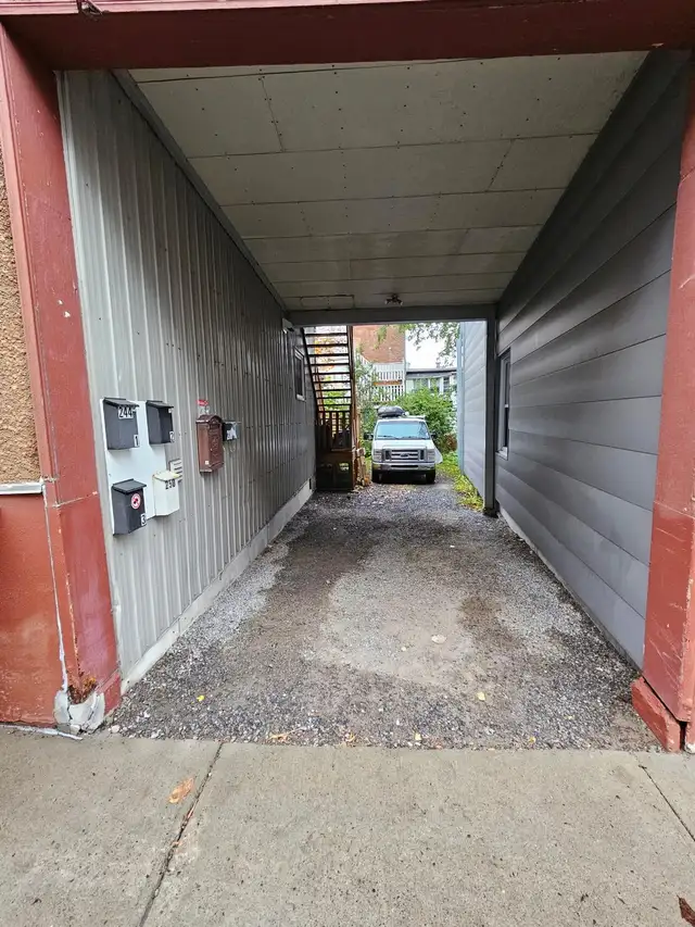 Magnifique 3-1/2 semi-meublé Saint-Jean-Baptiste avec terrasse - Photo 6