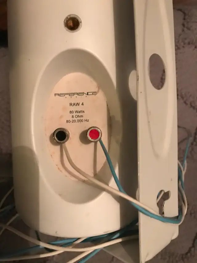 A pair of speakers - Photo 2