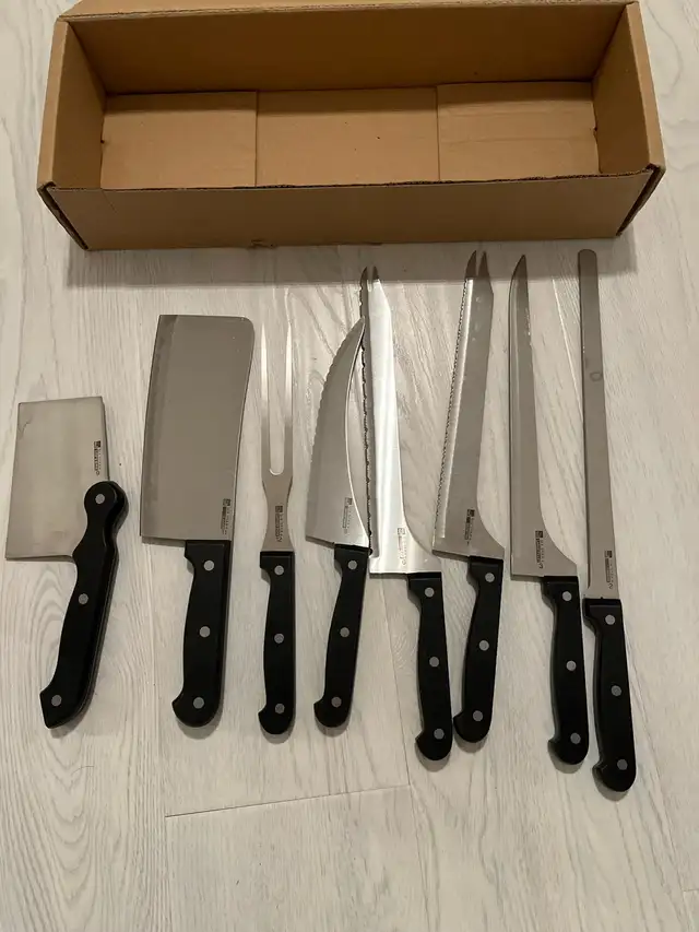 Knife set $10