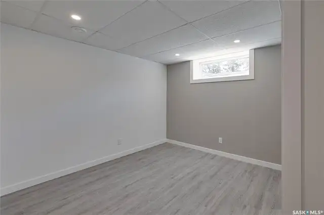 Two Bedroom Basement Suite in Sutherland - Photo 4