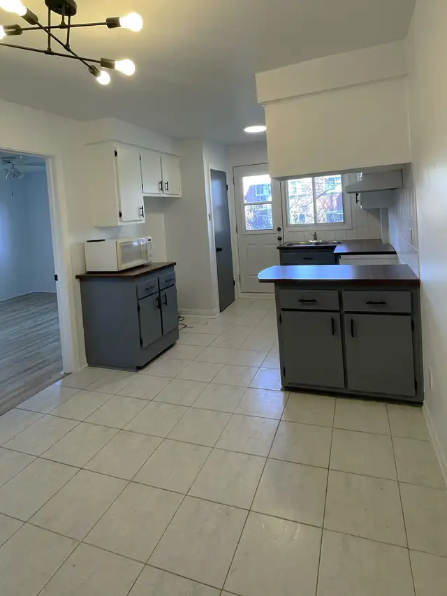 5 1/2 impécable à louer au centre de l'arrondissement de LaSalle