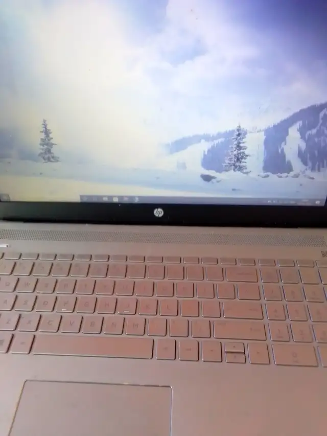 HP Pavilion 15 - Core i7 - Windows 10 (x64) - 928GB SSD,8GB RAM - Photo 2