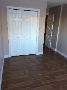 3 B/R apartment across from school - Photo 6