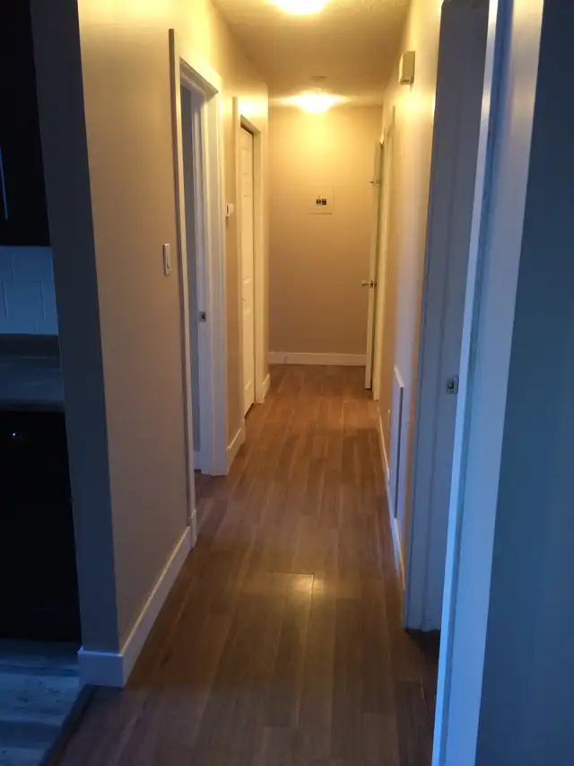 3 B/R apartment across from school - Photo 9