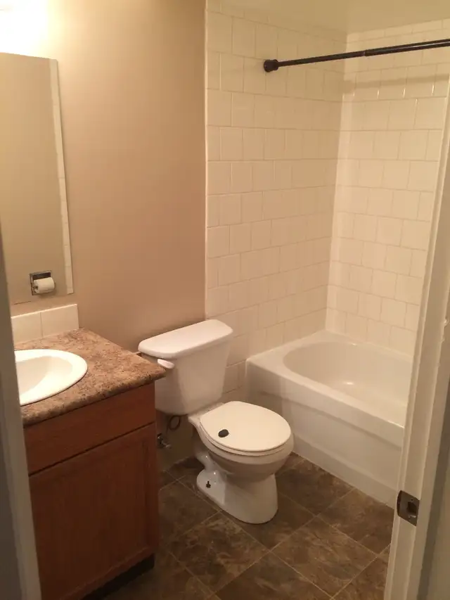 3 B/R apartment across from school - Photo 10