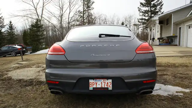 2014 Porsche Panamera – AWD | Well-Maintained  | price lowered - Photo 4