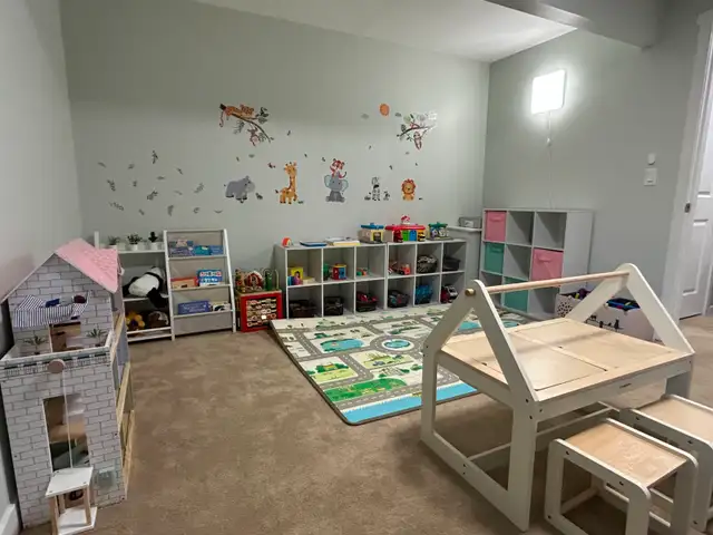 In NW Evanston Dayhome! Little Sunshine Dayhome - Photo 4