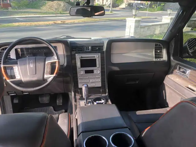 Lincoln Navigator - Photo 5
